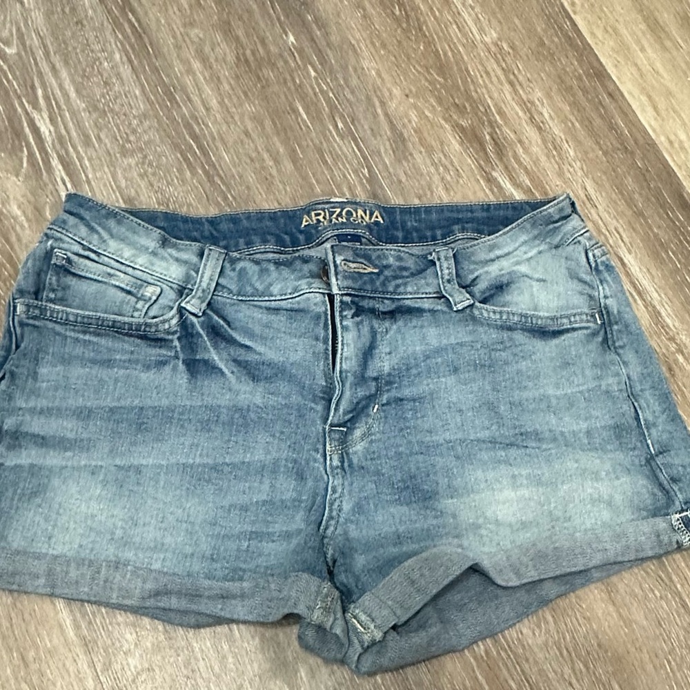 Arizona Jean Company Women's Light Blue Jean Shorts junior size 9.
